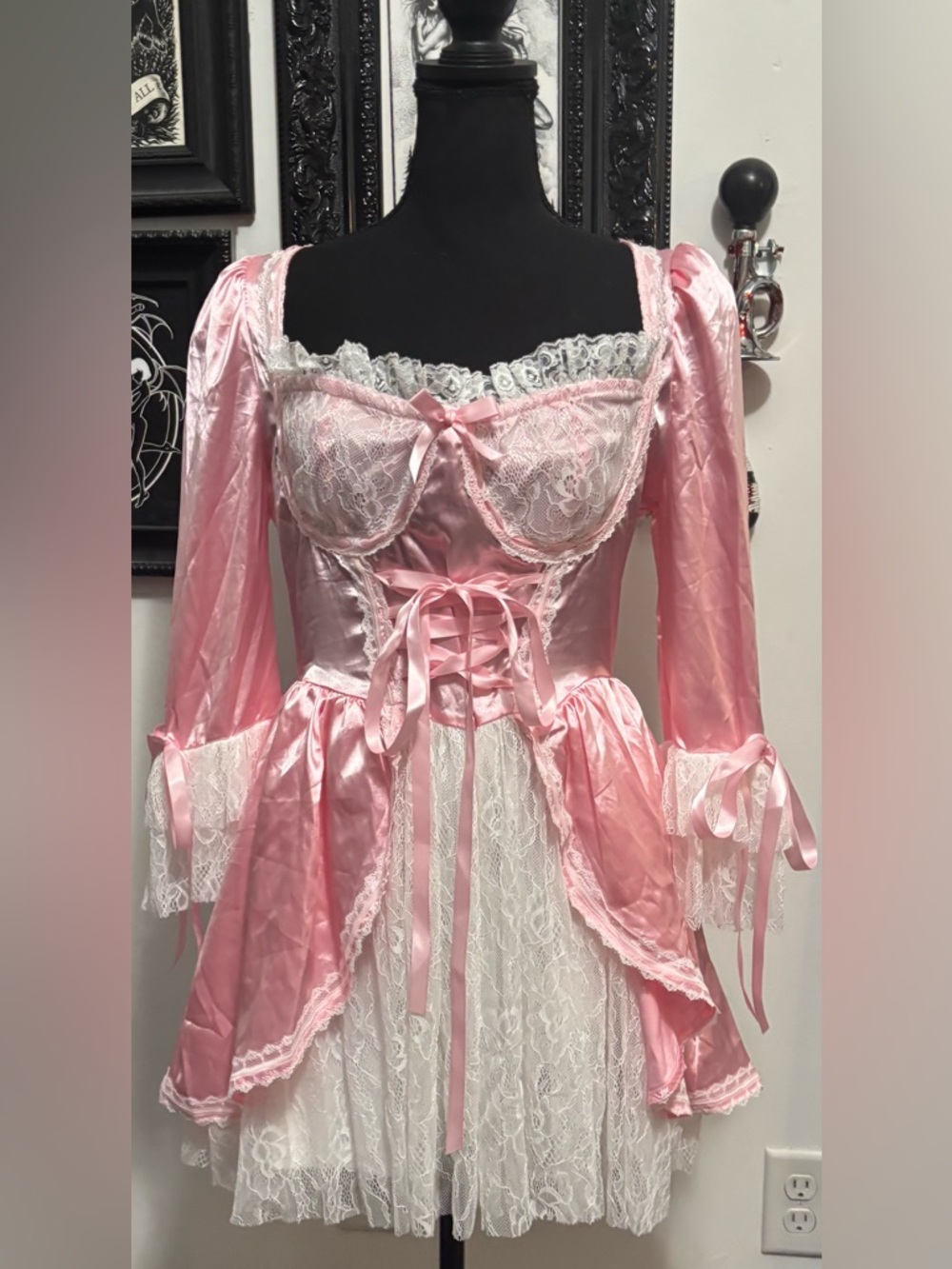 NWT Dolls Kill / Trickz N’ Treatz Cake Queen Marie Antoinette Costume Dress - Picture 6 of 6